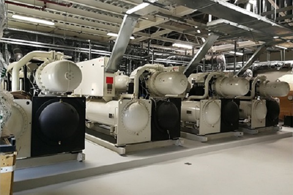 4-water-cooled-screw-chillers-at-biocad.jpg